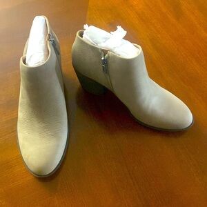Lucky Brand ankle boots size 8 1/2 M
